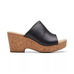 Womens Clarks Giselle Orchid Sandal in Black Leather. 26177150